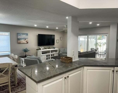 237 Seabreeze Circle - Photo Thumbnail 8