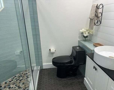 237 Seabreeze Circle - Photo Thumbnail 10