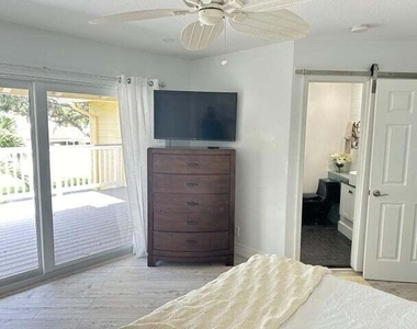 237 Seabreeze Circle - Photo Thumbnail 11