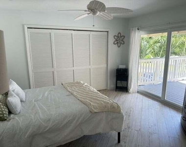 237 Seabreeze Circle - Photo Thumbnail 9