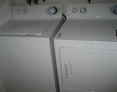 804 E Windward Way - Photo Thumbnail 9