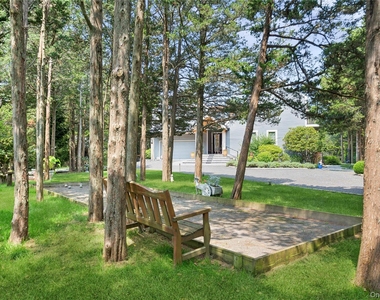 425 Cedar Point Drive E - Photo Thumbnail 41