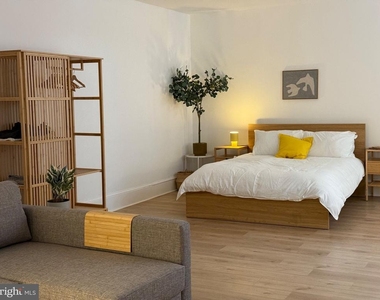 114 S 58th Street - Photo Thumbnail 4