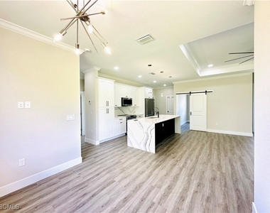 771 Gaylord Avenue S - Photo Thumbnail 10