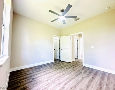 771 Gaylord Avenue S - Photo Thumbnail 16