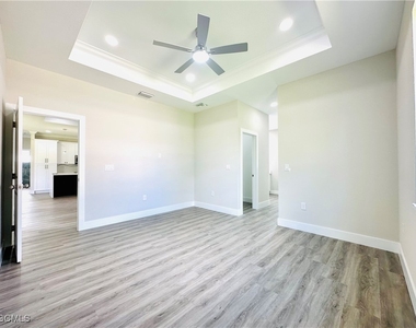 771 Gaylord Avenue S - Photo Thumbnail 11