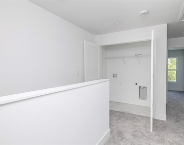 2057 Barroso - Photo Thumbnail 9