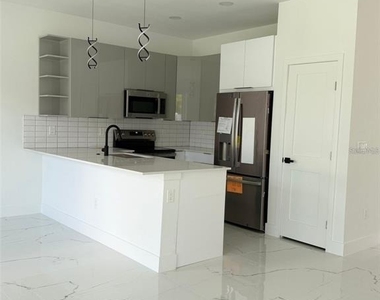 2057 Barroso - Photo Thumbnail 5