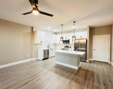 1680 Houston Street - Photo Thumbnail 14
