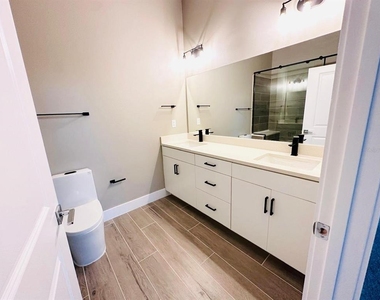 1680 Houston Street - Photo Thumbnail 8