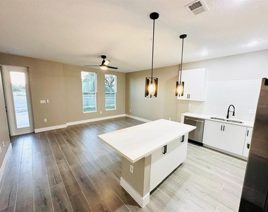 1680 Houston Street - Photo Thumbnail 12