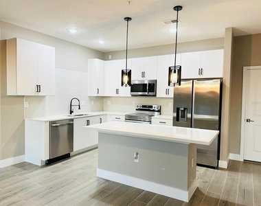 1680 Houston Street - Photo Thumbnail 13