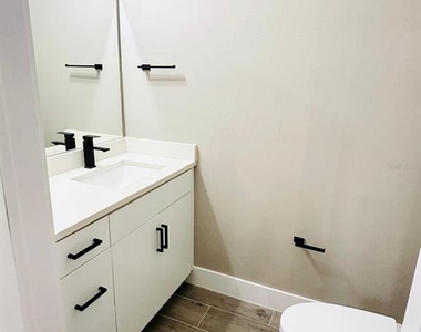 1680 Houston Street - Photo Thumbnail 4