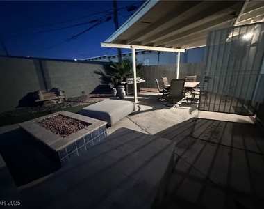 2409 N Bruce Street - Photo Thumbnail 11