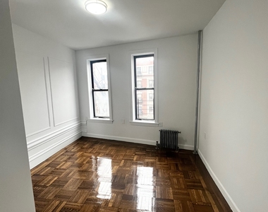 660 West 180th Street - Photo Thumbnail 2