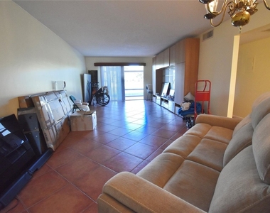 4301 Martinique Circle - Photo Thumbnail 9