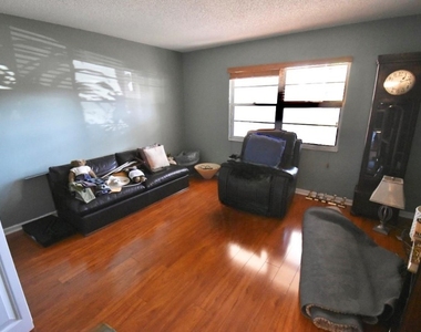 4301 Martinique Circle - Photo Thumbnail 15