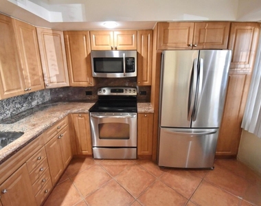 4301 Martinique Circle - Photo Thumbnail 6