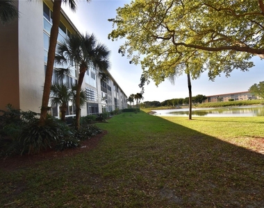 4301 Martinique Circle - Photo Thumbnail 31