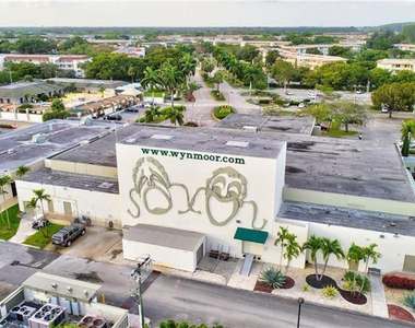 4301 Martinique Circle - Photo Thumbnail 24