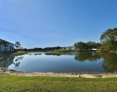 4301 Martinique Circle - Photo Thumbnail 22