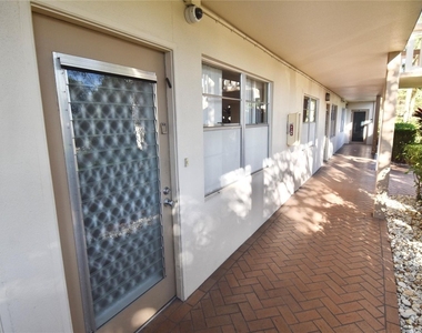 4301 Martinique Circle - Photo Thumbnail 17