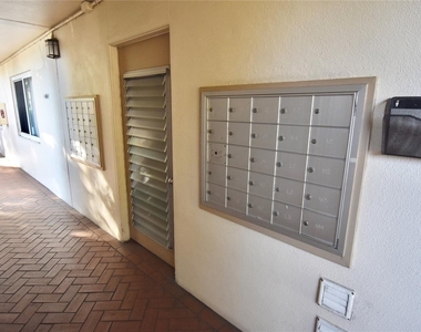 4301 Martinique Circle - Photo Thumbnail 18