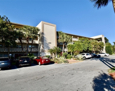 4301 Martinique Circle - Photo Thumbnail 23