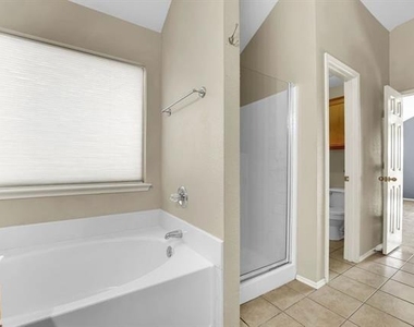 1708 Windcastle Drive - Photo Thumbnail 23