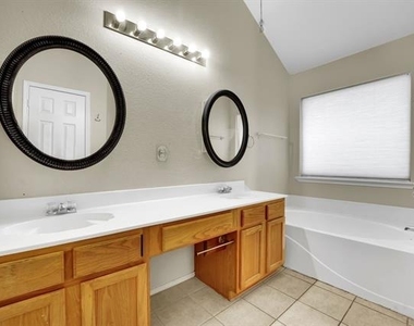 1708 Windcastle Drive - Photo Thumbnail 25