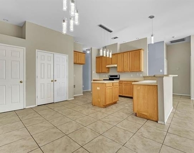 1708 Windcastle Drive - Photo Thumbnail 12
