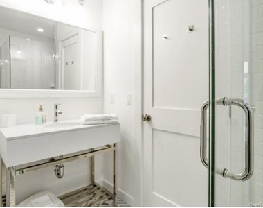 800 Dune Road - Photo Thumbnail 18
