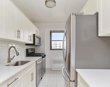 345 E 80th Street - Photo Thumbnail 4