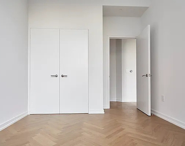 184 Kent Avenue - Photo Thumbnail 7
