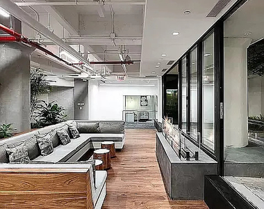 184 Kent Avenue - Photo Thumbnail 12
