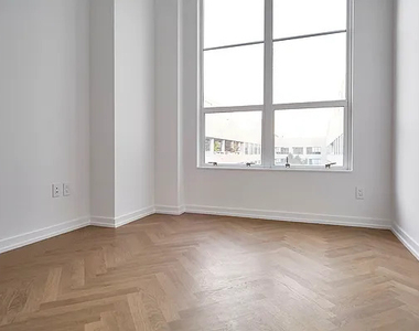 184 Kent Avenue - Photo Thumbnail 6
