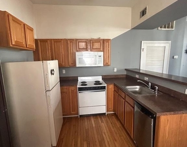 319 W Mulberry Street - Photo Thumbnail 1