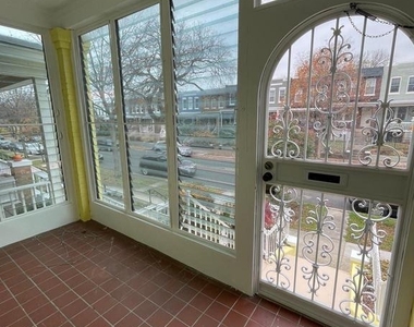 539 24th Street Ne - Photo Thumbnail 2