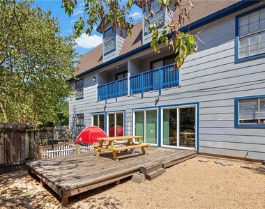 3104 Cedar St - Photo Thumbnail 2