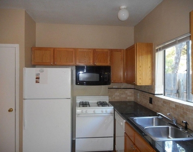3104 Cedar St - Photo Thumbnail 14