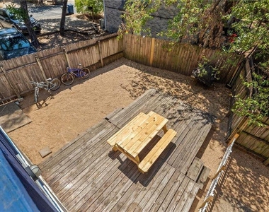 3104 Cedar St - Photo Thumbnail 8
