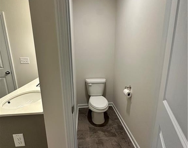 115 Buckingham Lane - Photo Thumbnail 16