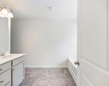 115 Buckingham Lane - Photo Thumbnail 23