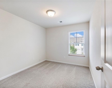 115 Buckingham Lane - Photo Thumbnail 29