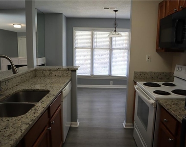 1103 Garden Court - Photo Thumbnail 4