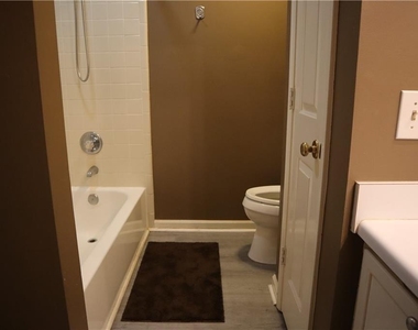 1103 Garden Court - Photo Thumbnail 14