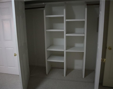 1103 Garden Court - Photo Thumbnail 12