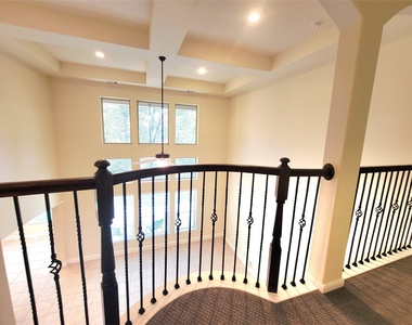 5822 Crawford Hill Lane - Photo Thumbnail 12