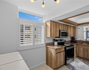 9415 Gulf Shore Drive - Photo Thumbnail 15