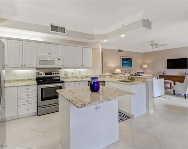 450 Bayfront Place - Photo Thumbnail 9